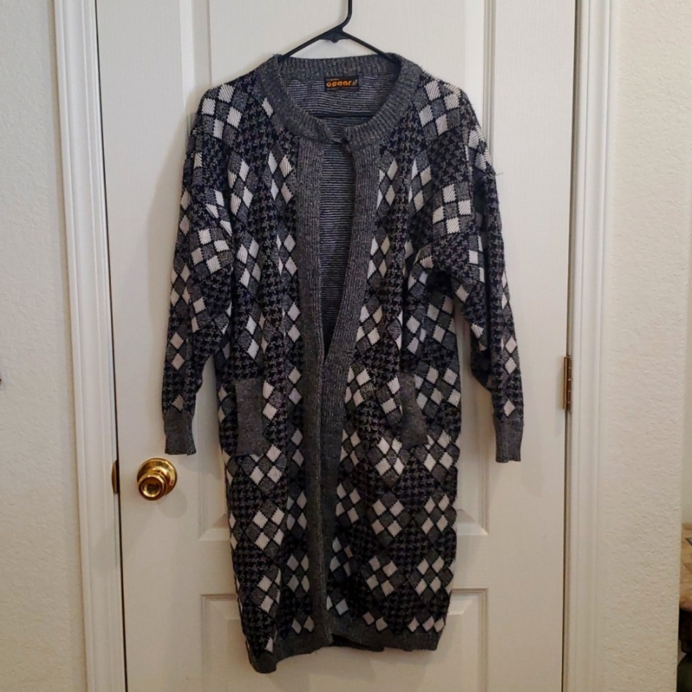 Size Medium Women's Grey and White Cardigan  Originales Oscar